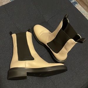 Brand new Massimo Dutti Cream Chelsea Boots